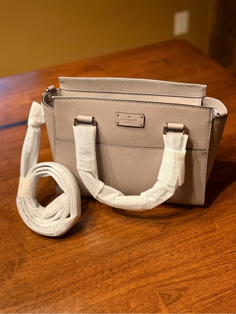 kate spade NWT Pebbled Leather Crossbody Tote Satchel in Light Beige $398 Retail